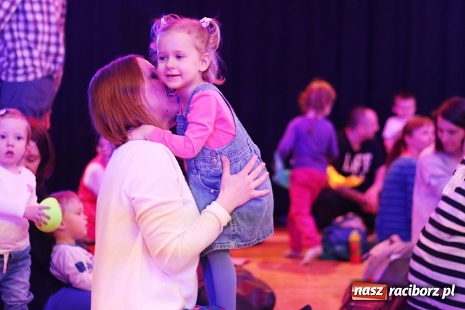 Zdjęcie w galerii na portalu naszraciborz.pl: Z dźwiękiem dookoła świata - muzyczne popołudnie w RCK  wiadomości z regionu