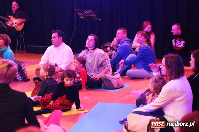 Zdjęcie w galerii na portalu naszraciborz.pl: Z dźwiękiem dookoła świata - muzyczne popołudnie w RCK  wiadomości z regionu