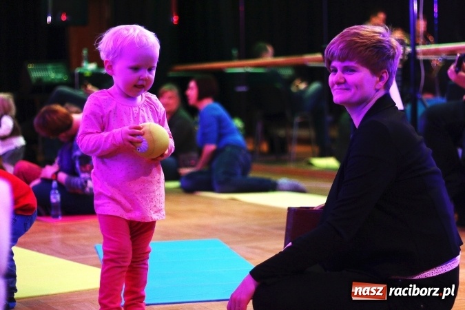 Zdjęcie w galerii na portalu naszraciborz.pl: Z dźwiękiem dookoła świata - muzyczne popołudnie w RCK  wiadomości z regionu