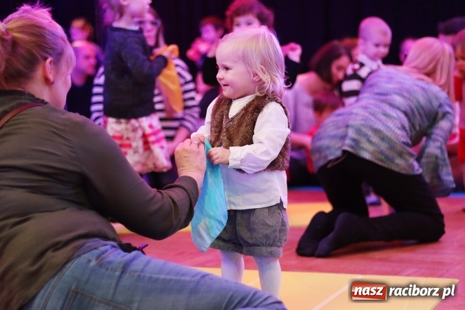 Zdjęcie w galerii na portalu naszraciborz.pl: Z dźwiękiem dookoła świata - muzyczne popołudnie w RCK  wiadomości z regionu