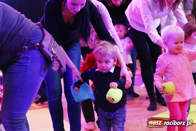 Zdjęcie w galerii na portalu naszraciborz.pl: Z dźwiękiem dookoła świata - muzyczne popołudnie w RCK  wiadomości z regionu