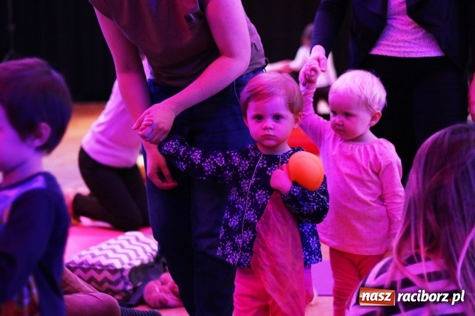 Zdjęcie w galerii na portalu naszraciborz.pl: Z dźwiękiem dookoła świata - muzyczne popołudnie w RCK  wiadomości z regionu