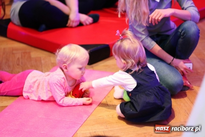 Zdjęcie w galerii na portalu naszraciborz.pl: Z dźwiękiem dookoła świata - muzyczne popołudnie w RCK  wiadomości z regionu