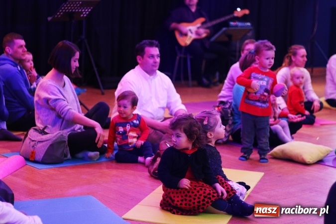 Zdjęcie w galerii na portalu naszraciborz.pl: Z dźwiękiem dookoła świata - muzyczne popołudnie w RCK  wiadomości z regionu