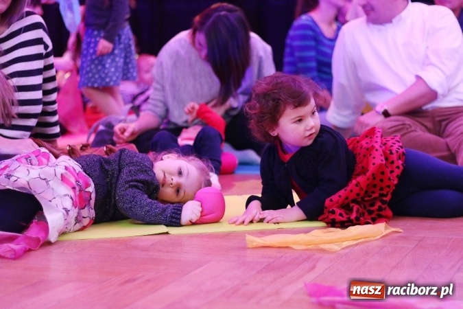 Zdjęcie w galerii na portalu naszraciborz.pl: Z dźwiękiem dookoła świata - muzyczne popołudnie w RCK  wiadomości z regionu