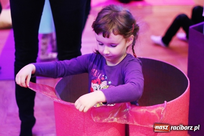 Zdjęcie w galerii na portalu naszraciborz.pl: Z dźwiękiem dookoła świata - muzyczne popołudnie w RCK  wiadomości z regionu