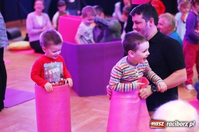 Zdjęcie w galerii na portalu naszraciborz.pl: Z dźwiękiem dookoła świata - muzyczne popołudnie w RCK  wiadomości z regionu