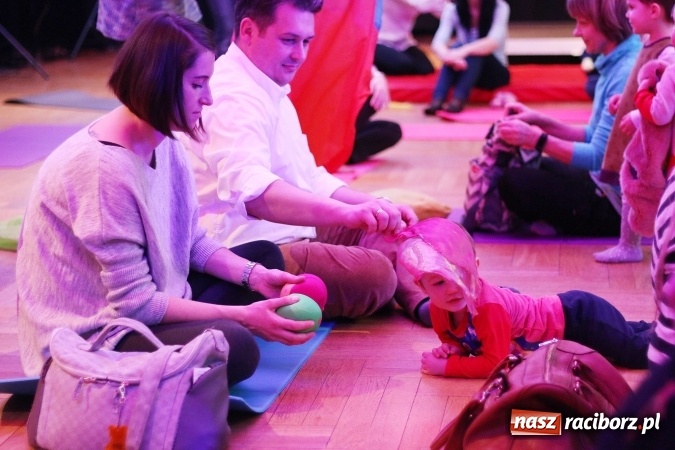 Zdjęcie w galerii na portalu naszraciborz.pl: Z dźwiękiem dookoła świata - muzyczne popołudnie w RCK  wiadomości z regionu