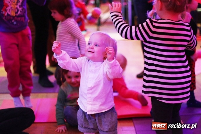 Zdjęcie w galerii na portalu naszraciborz.pl: Z dźwiękiem dookoła świata - muzyczne popołudnie w RCK  wiadomości z regionu