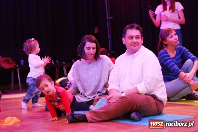 Zdjęcie w galerii na portalu naszraciborz.pl: Z dźwiękiem dookoła świata - muzyczne popołudnie w RCK  wiadomości z regionu