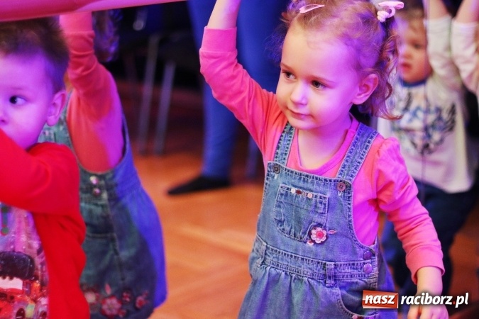 Zdjęcie w galerii na portalu naszraciborz.pl: Z dźwiękiem dookoła świata - muzyczne popołudnie w RCK  wiadomości z regionu