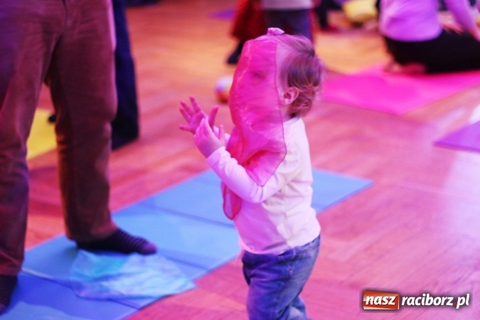 Zdjęcie w galerii na portalu naszraciborz.pl: Z dźwiękiem dookoła świata - muzyczne popołudnie w RCK  wiadomości z regionu