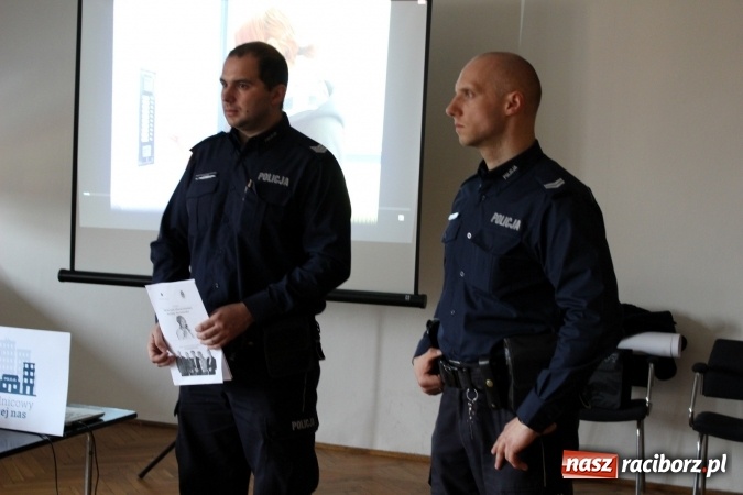 Zdjęcie w galerii na portalu naszraciborz.pl: Bezpieczny senior – spotkanie w GCK  wiadomości z regionu