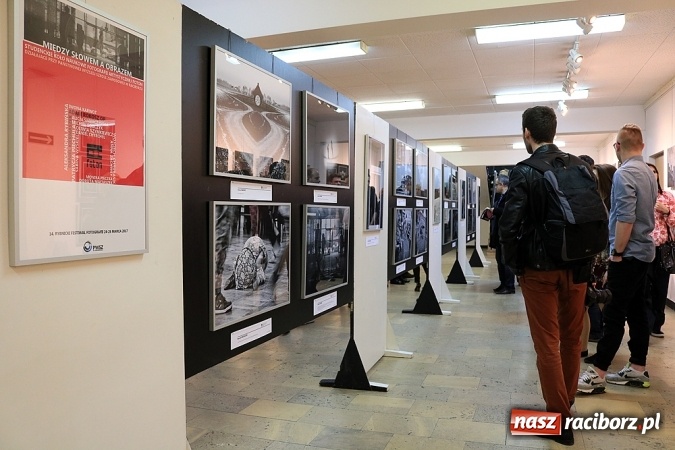 Zdjęcie w galerii na portalu naszraciborz.pl: Kolejny sukces Fotonu. Prace student&oacute;w na XIV Rybnickim Festiwalu Fotografii wiadomości z regionu
