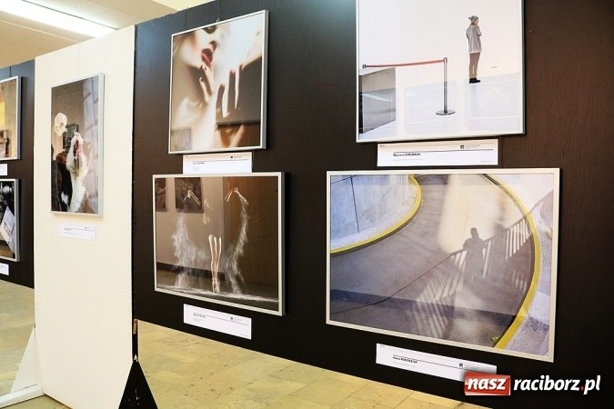 Zdjęcie w galerii na portalu naszraciborz.pl: Kolejny sukces Fotonu. Prace student&oacute;w na XIV Rybnickim Festiwalu Fotografii wiadomości z regionu