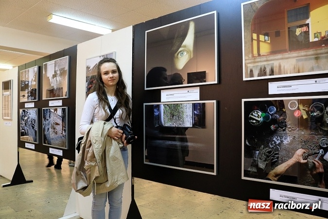 Zdjęcie w galerii na portalu naszraciborz.pl: Kolejny sukces Fotonu. Prace student&oacute;w na XIV Rybnickim Festiwalu Fotografii wiadomości z regionu