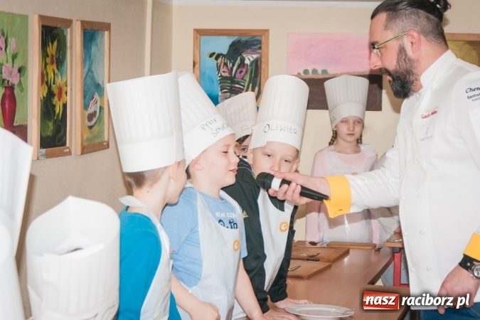 Zdjęcie w galerii na portalu naszraciborz.pl: Warsztaty kulinarne Zdrowe Słodkości w SP1 wiadomości z regionu