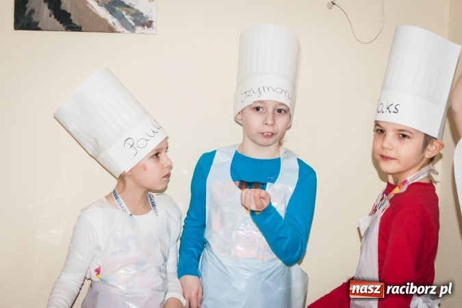Zdjęcie w galerii na portalu naszraciborz.pl: Warsztaty kulinarne Zdrowe Słodkości w SP1 wiadomości z regionu
