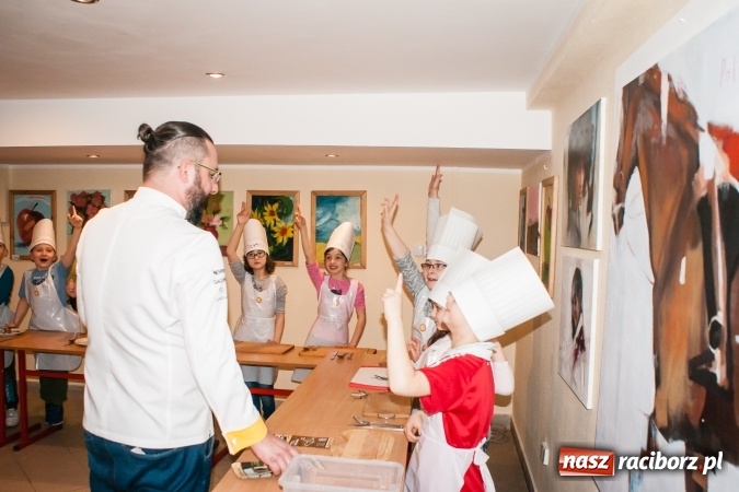 Zdjęcie w galerii na portalu naszraciborz.pl: Warsztaty kulinarne Zdrowe Słodkości w SP1 wiadomości z regionu