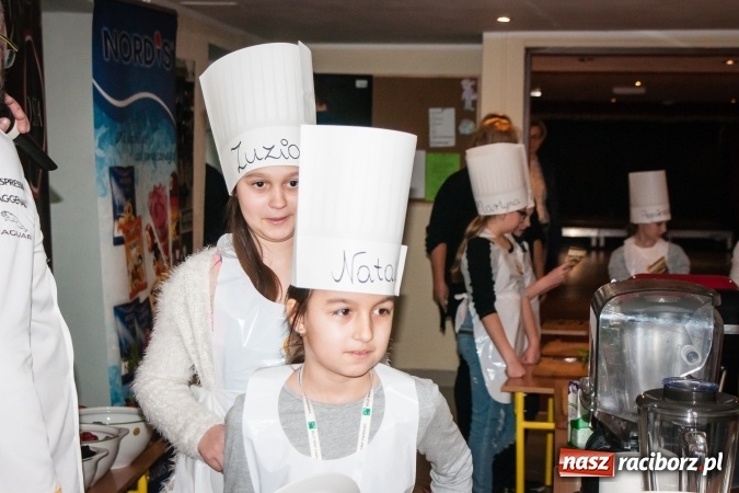 Zdjęcie w galerii na portalu naszraciborz.pl: Warsztaty kulinarne Zdrowe Słodkości w SP1 wiadomości z regionu