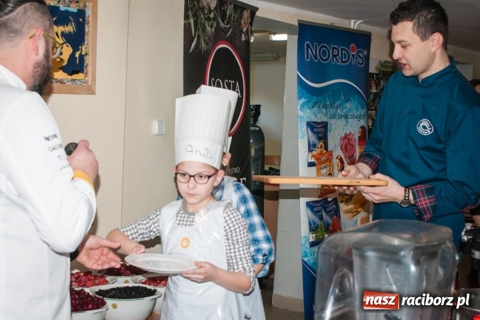 Zdjęcie w galerii na portalu naszraciborz.pl: Warsztaty kulinarne Zdrowe Słodkości w SP1 wiadomości z regionu