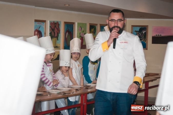 Zdjęcie w galerii na portalu naszraciborz.pl: Warsztaty kulinarne Zdrowe Słodkości w SP1 wiadomości z regionu