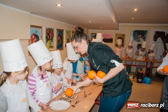 Zdjęcie w galerii na portalu naszraciborz.pl: Warsztaty kulinarne Zdrowe Słodkości w SP1 wiadomości z regionu