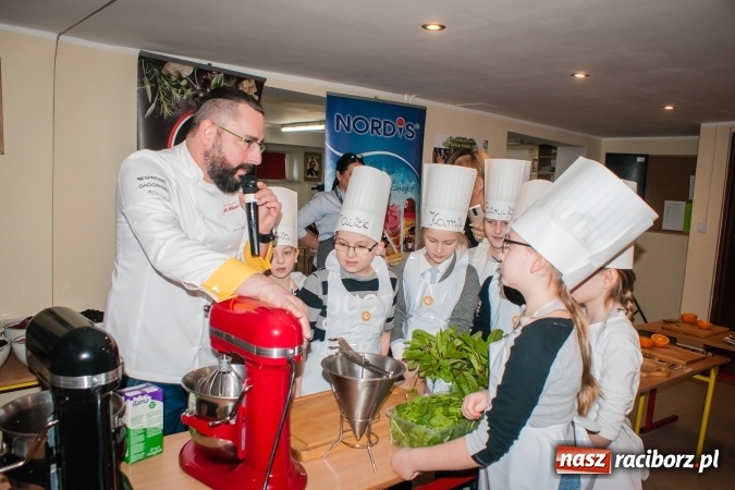 Zdjęcie w galerii na portalu naszraciborz.pl: Warsztaty kulinarne Zdrowe Słodkości w SP1 wiadomości z regionu
