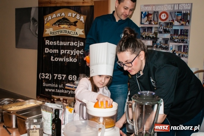 Zdjęcie w galerii na portalu naszraciborz.pl: Warsztaty kulinarne Zdrowe Słodkości w SP1 wiadomości z regionu