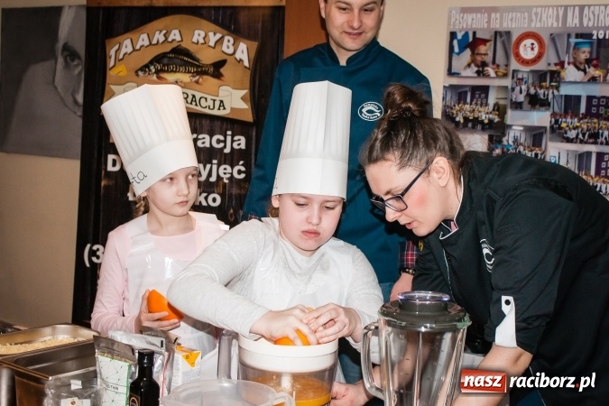 Zdjęcie w galerii na portalu naszraciborz.pl: Warsztaty kulinarne Zdrowe Słodkości w SP1 wiadomości z regionu