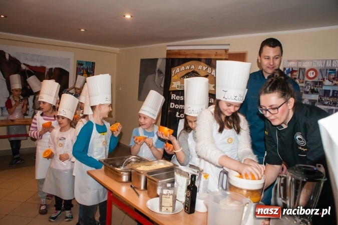 Zdjęcie w galerii na portalu naszraciborz.pl: Warsztaty kulinarne Zdrowe Słodkości w SP1 wiadomości z regionu