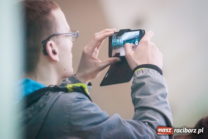 Zdjęcie w galerii na portalu naszraciborz.pl: XIII Makroregionalny Turniej Piłki Nożnej Dziewcząt Szkół Ponadgimnazjalnych za nami. Zawodniczki CKZiU numer 1 z pucharem wiadomości z regionu