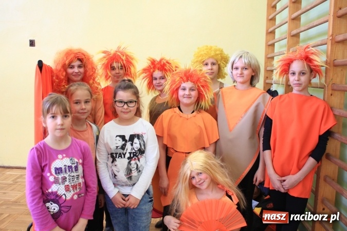 Zdjęcie w galerii na portalu naszraciborz.pl: W Zespole Szkolno-Przedszkolnym w Borucinie świętowali Międzynarodowy Dzień Teatru wiadomości z regionu