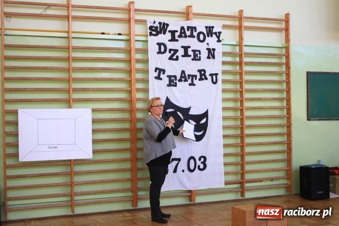 Zdjęcie w galerii na portalu naszraciborz.pl: W Zespole Szkolno-Przedszkolnym w Borucinie świętowali Międzynarodowy Dzień Teatru wiadomości z regionu
