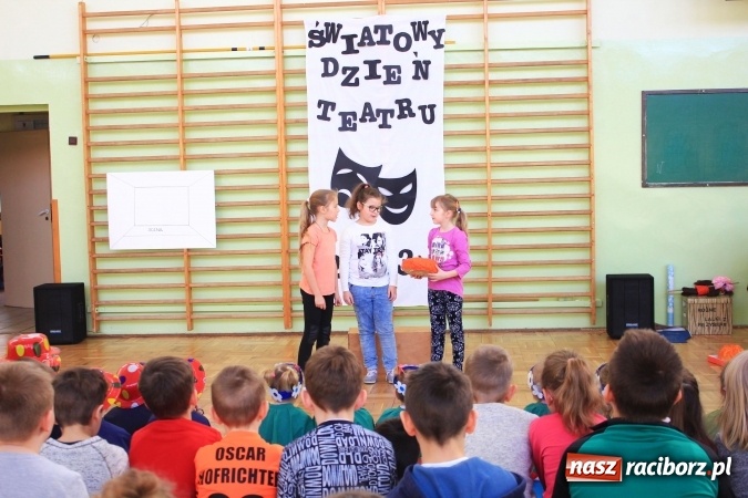 Zdjęcie w galerii na portalu naszraciborz.pl: W Zespole Szkolno-Przedszkolnym w Borucinie świętowali Międzynarodowy Dzień Teatru wiadomości z regionu
