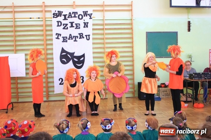 Zdjęcie w galerii na portalu naszraciborz.pl: W Zespole Szkolno-Przedszkolnym w Borucinie świętowali Międzynarodowy Dzień Teatru wiadomości z regionu