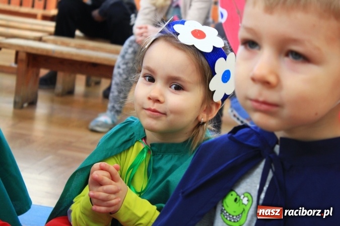 Zdjęcie w galerii na portalu naszraciborz.pl: W Zespole Szkolno-Przedszkolnym w Borucinie świętowali Międzynarodowy Dzień Teatru wiadomości z regionu