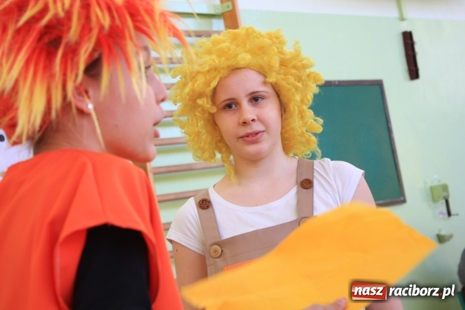 Zdjęcie w galerii na portalu naszraciborz.pl: W Zespole Szkolno-Przedszkolnym w Borucinie świętowali Międzynarodowy Dzień Teatru wiadomości z regionu