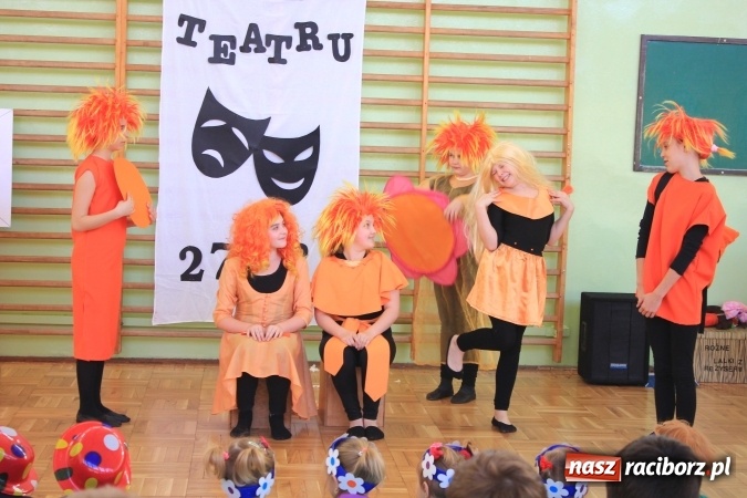 Zdjęcie w galerii na portalu naszraciborz.pl: W Zespole Szkolno-Przedszkolnym w Borucinie świętowali Międzynarodowy Dzień Teatru wiadomości z regionu