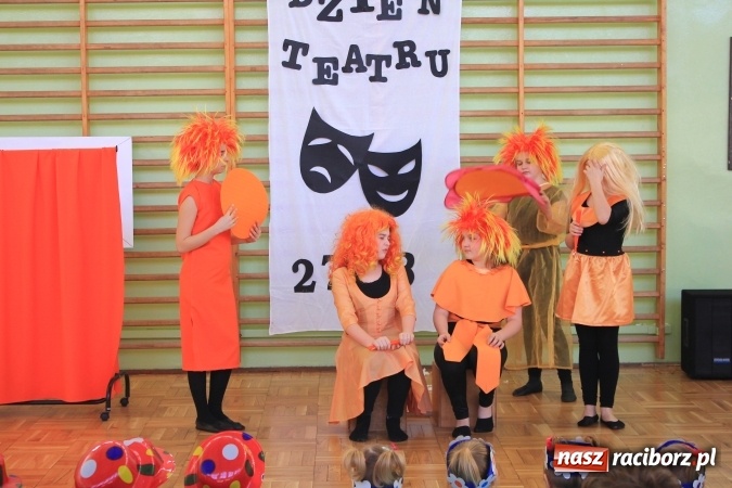 Zdjęcie w galerii na portalu naszraciborz.pl: W Zespole Szkolno-Przedszkolnym w Borucinie świętowali Międzynarodowy Dzień Teatru wiadomości z regionu