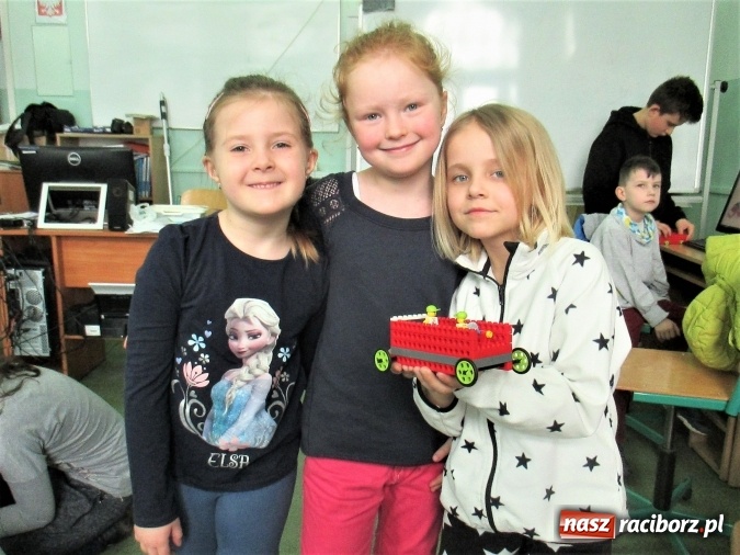 Zdjęcie w galerii na portalu naszraciborz.pl: Przedszkolaki w krainie klocków Lego w ZSOMS  wiadomości z regionu