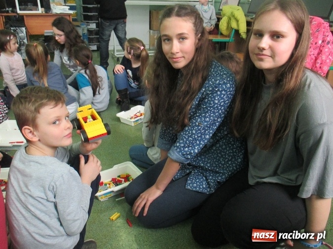 Zdjęcie w galerii na portalu naszraciborz.pl: Przedszkolaki w krainie klocków Lego w ZSOMS  wiadomości z regionu