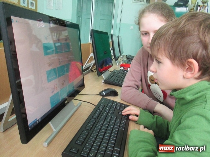 Zdjęcie w galerii na portalu naszraciborz.pl: Przedszkolaki w krainie klocków Lego w ZSOMS  wiadomości z regionu