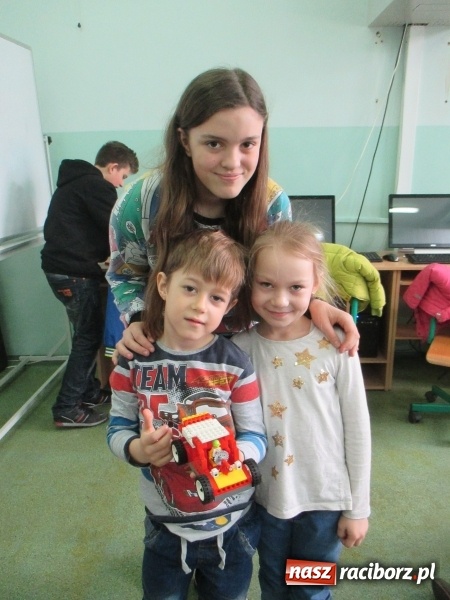 Zdjęcie w galerii na portalu naszraciborz.pl: Przedszkolaki w krainie klocków Lego w ZSOMS  wiadomości z regionu