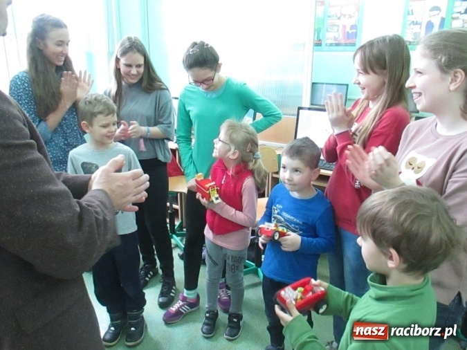 Zdjęcie w galerii na portalu naszraciborz.pl: Przedszkolaki w krainie klocków Lego w ZSOMS  wiadomości z regionu