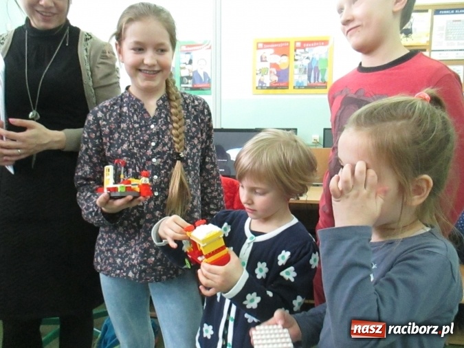 Zdjęcie w galerii na portalu naszraciborz.pl: Przedszkolaki w krainie klocków Lego w ZSOMS  wiadomości z regionu