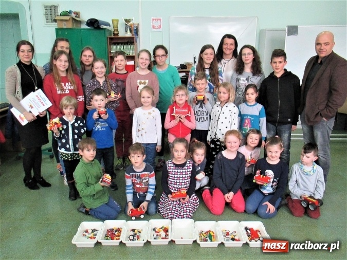 Zdjęcie w galerii na portalu naszraciborz.pl: Przedszkolaki w krainie klocków Lego w ZSOMS  wiadomości z regionu