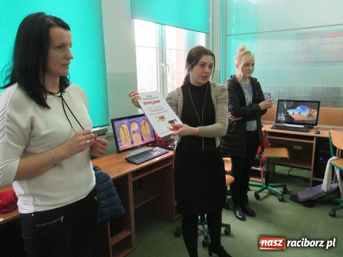 Zdjęcie w galerii na portalu naszraciborz.pl: Przedszkolaki w krainie klocków Lego w ZSOMS  wiadomości z regionu