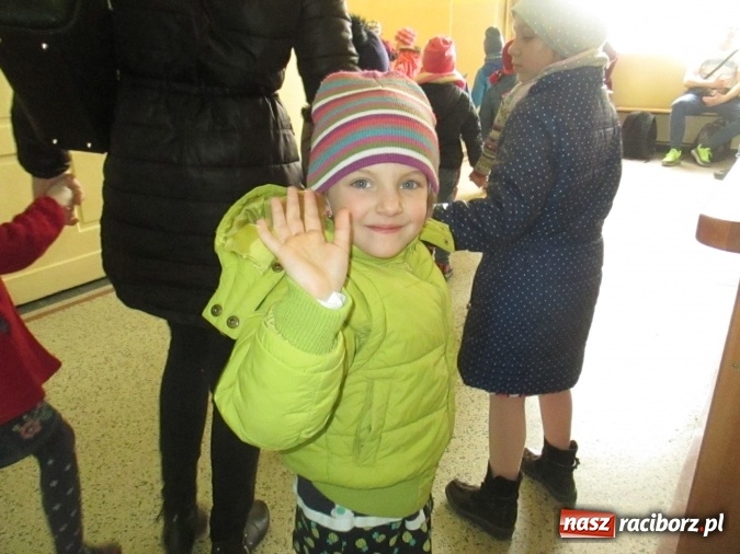 Zdjęcie w galerii na portalu naszraciborz.pl: Przedszkolaki w krainie klocków Lego w ZSOMS  wiadomości z regionu