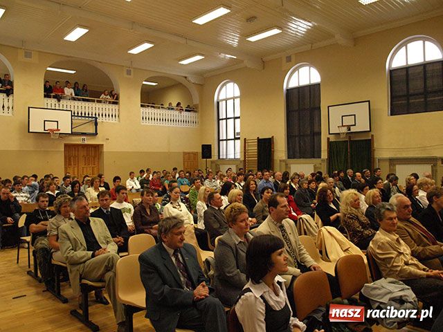 Zdjęcie w galerii na portalu naszraciborz.pl: Wigilia nauczycielskiego święta wiadomości z regionu